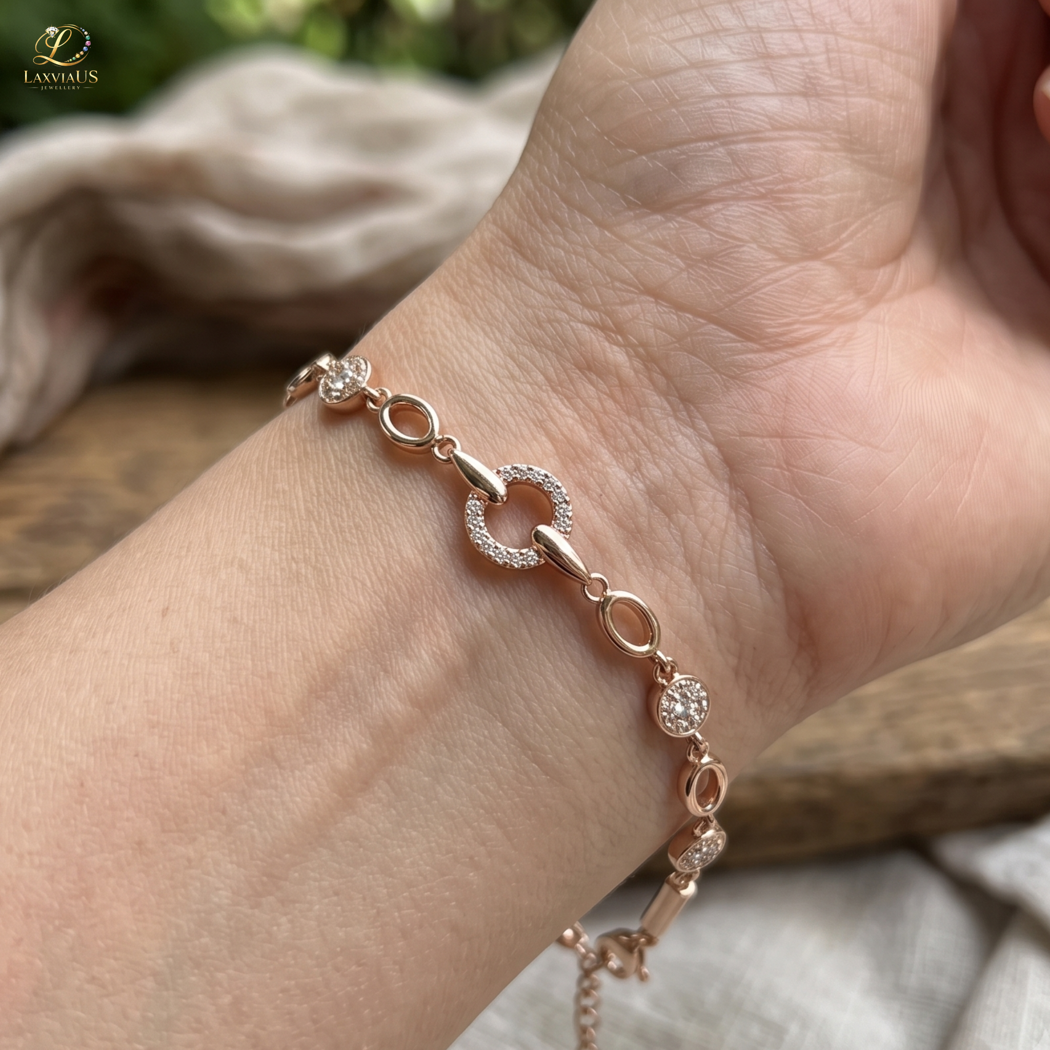 Kiashaa Jewellery 0.65 CTW diamond link bracelet in polished rose gold.
