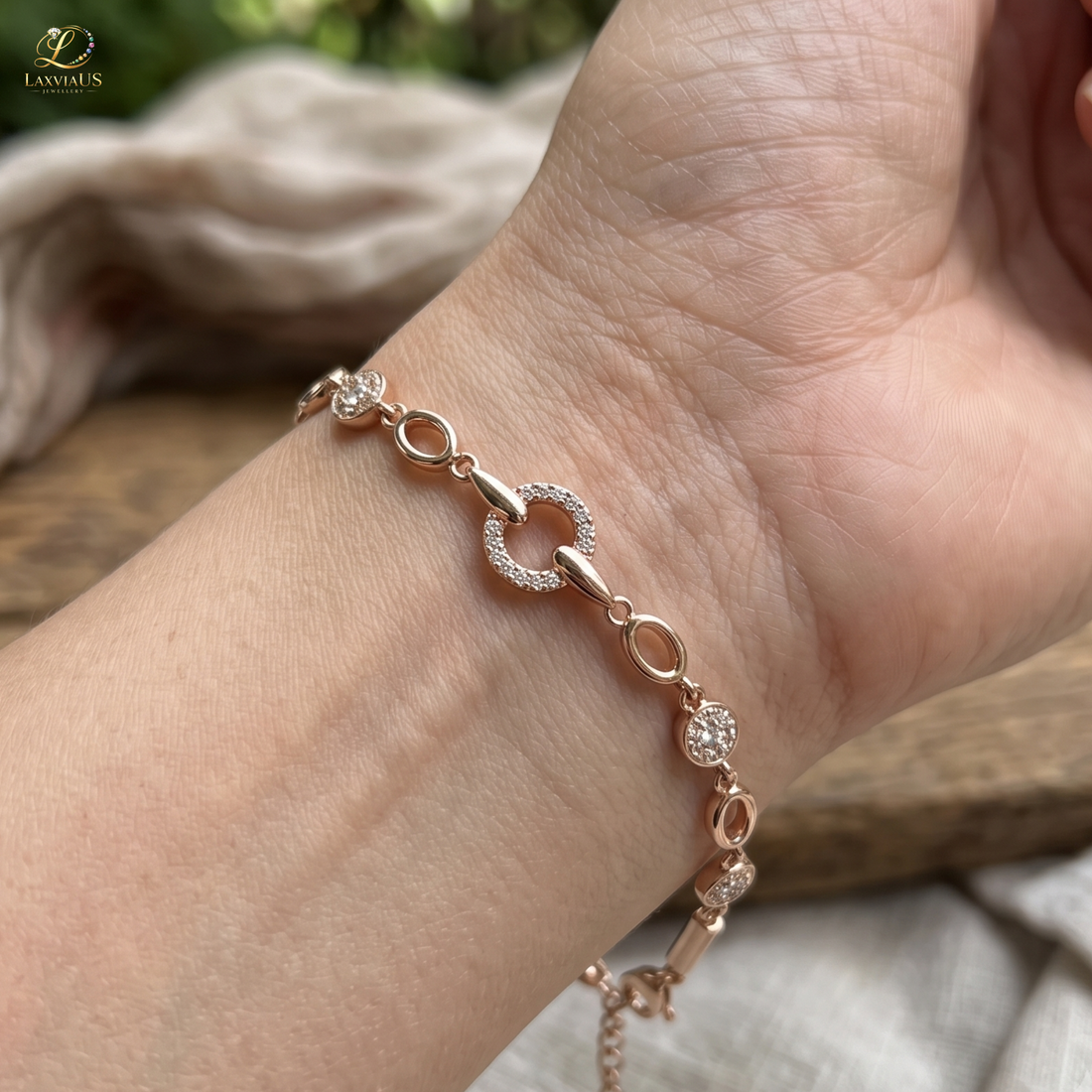 Kiashaa Jewellery 0.65 CTW diamond link bracelet in polished rose gold.
