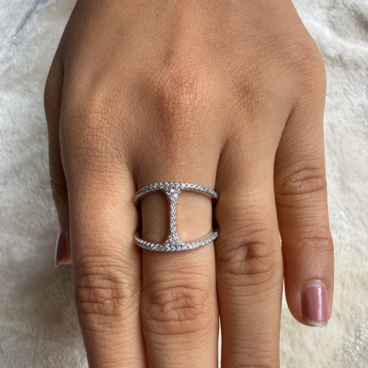 Geometric open-frame lab-grown diamond ring in white gold by Kiashaa Jewellery.