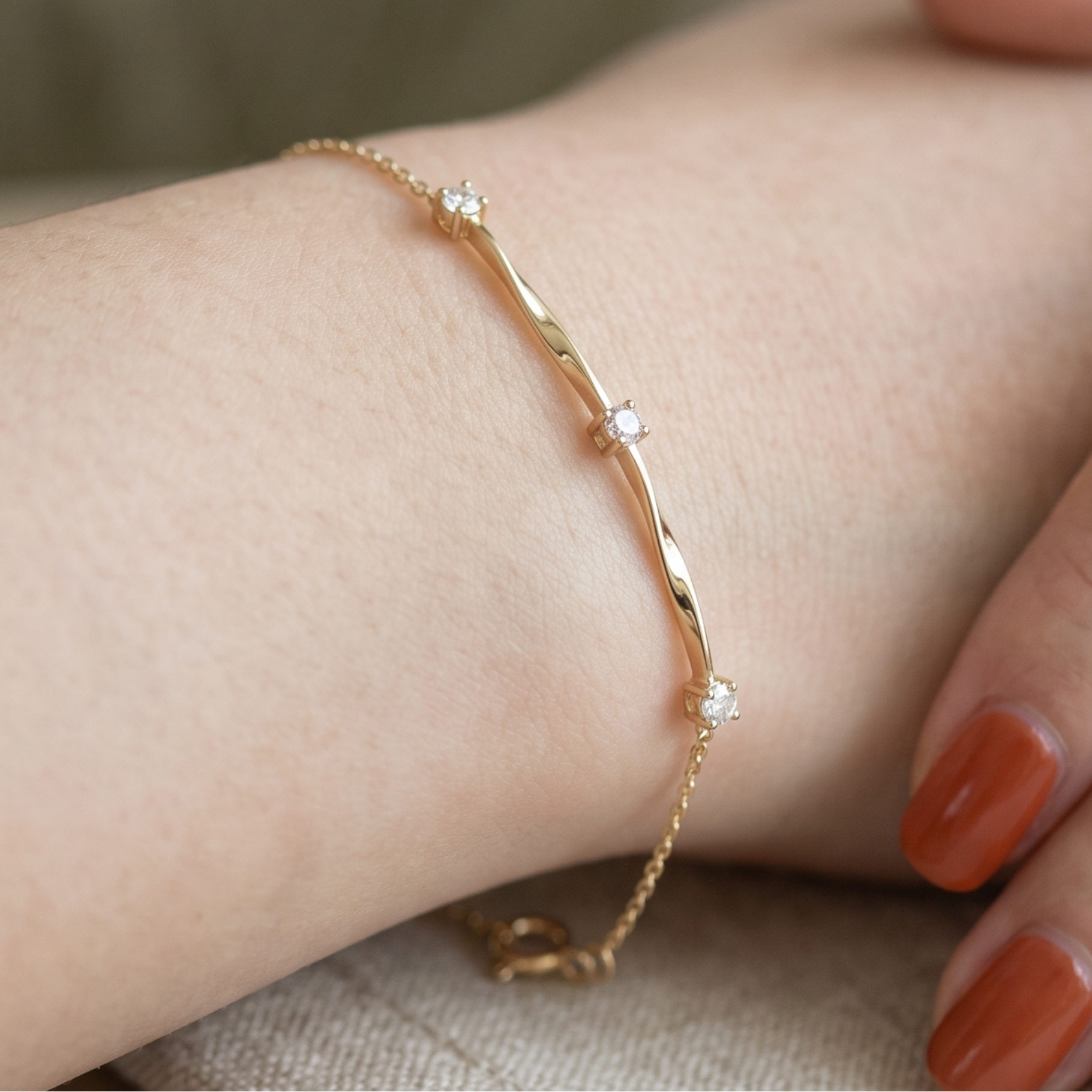 Kiashaa Jewellery 0.075 CTW round diamond bar bracelet in polished yellow gold.