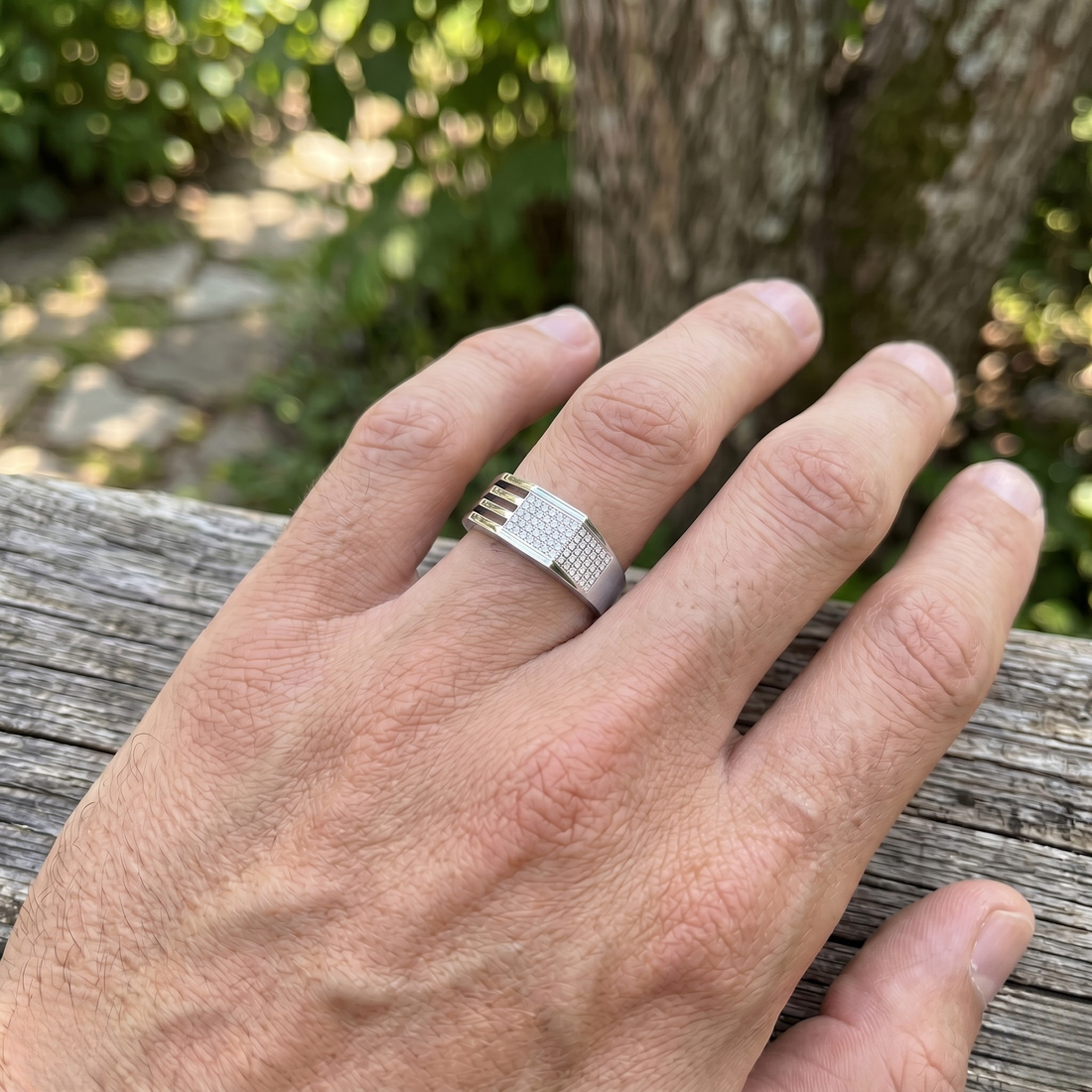 Geometric 0.65 CTW lab-grown diamond men’s ring in gold by Kiashaa Jewellery.