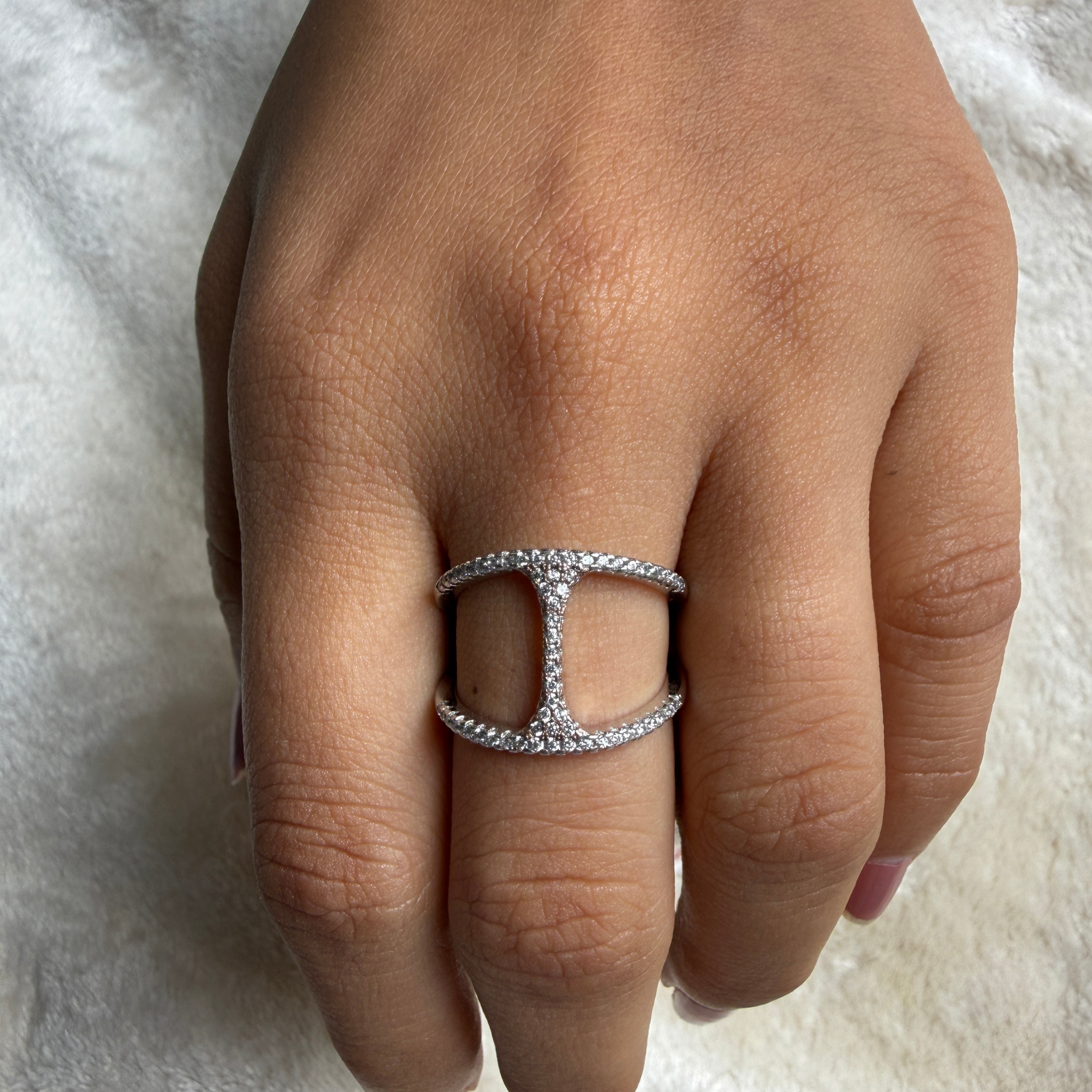 Geometric open-frame lab-grown diamond ring in white gold by Kiashaa Jewellery.