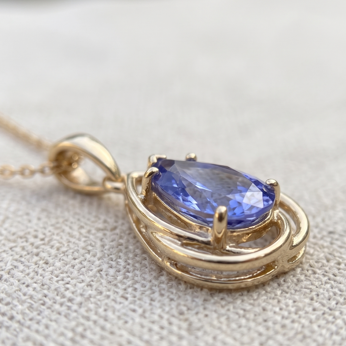 Aqua Teardrop 0.78 CT pear pendant necklace by Kiashaa Jewellery featuring a 7 × 5 mm light blue pear center stone.