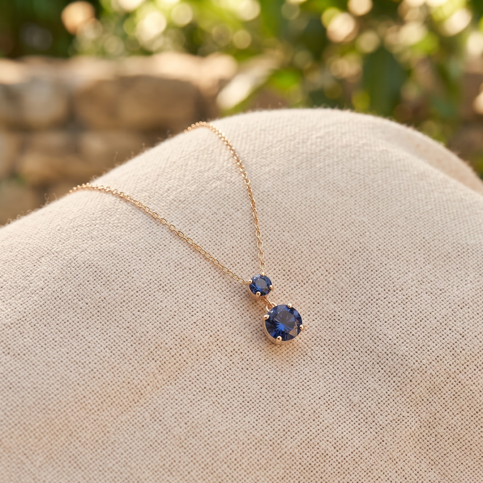 Kiashaa Jewellery 0.68 CTW blue round drop necklace in polished yellow gold.