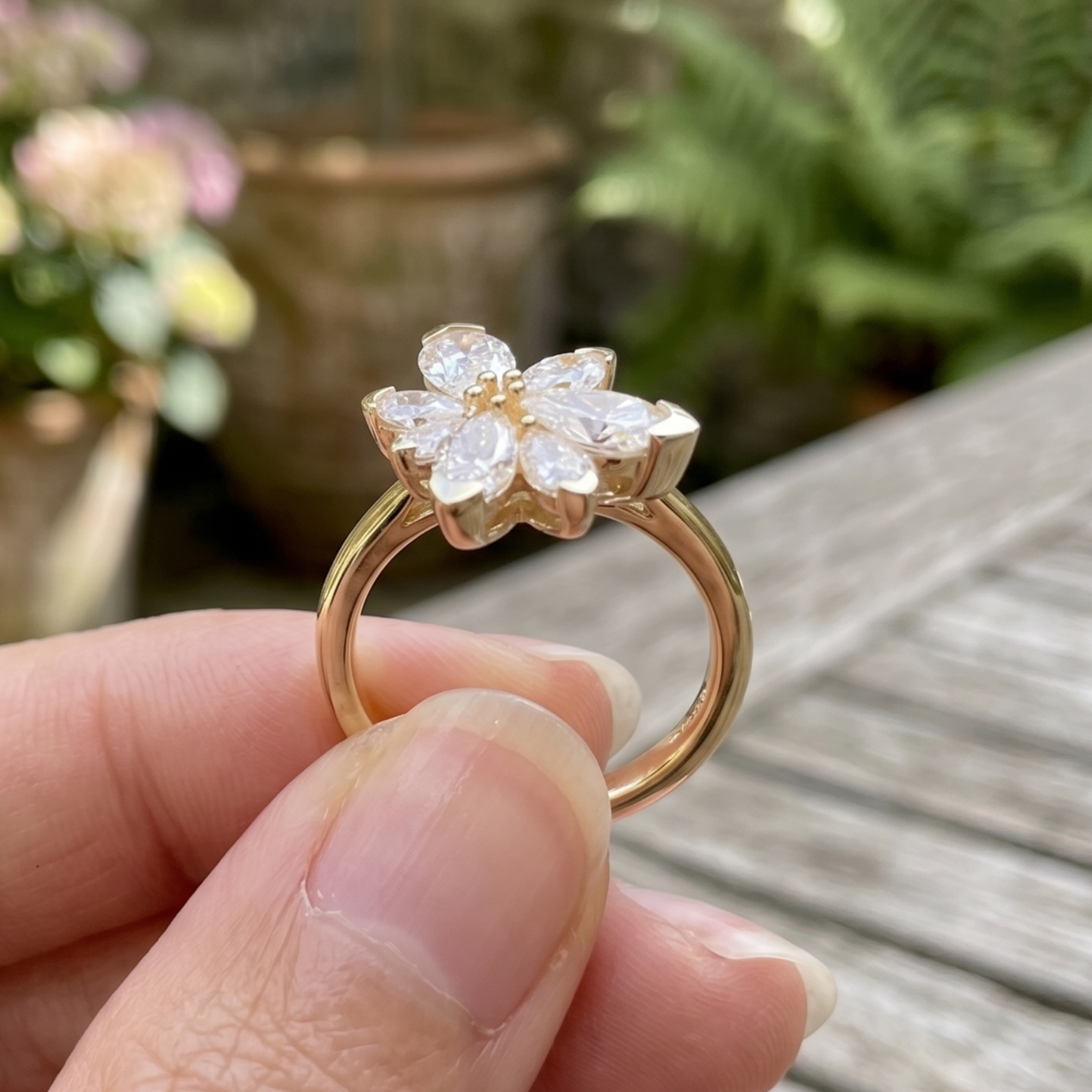 Élan Bloom 2 CTW pear diamond flower ring by Kiashaa Jewellery featuring approximately seven pear-shaped diamond petals.