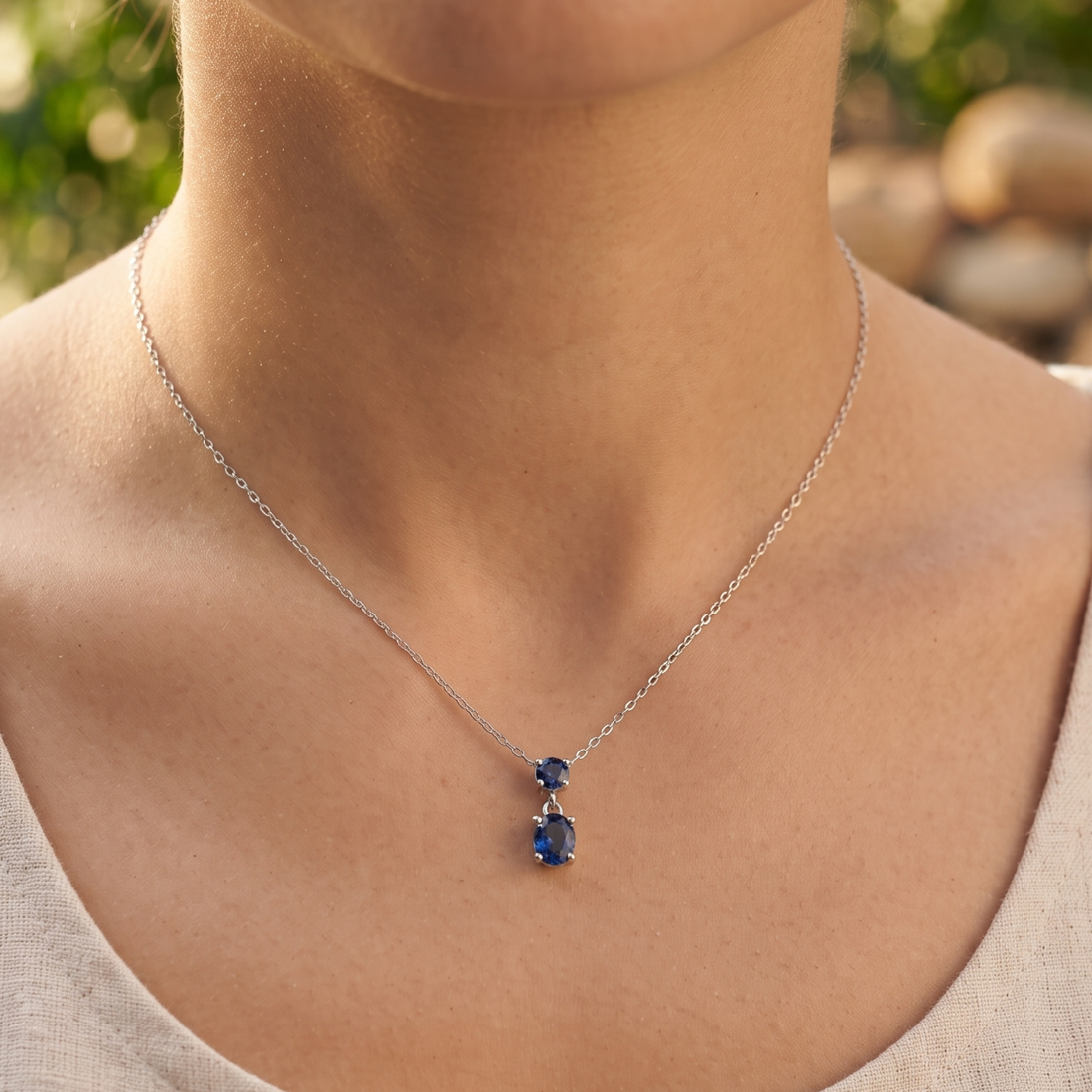 Kiashaa Jewellery 0.68 CTW blue round drop necklace in polished yellow gold.
