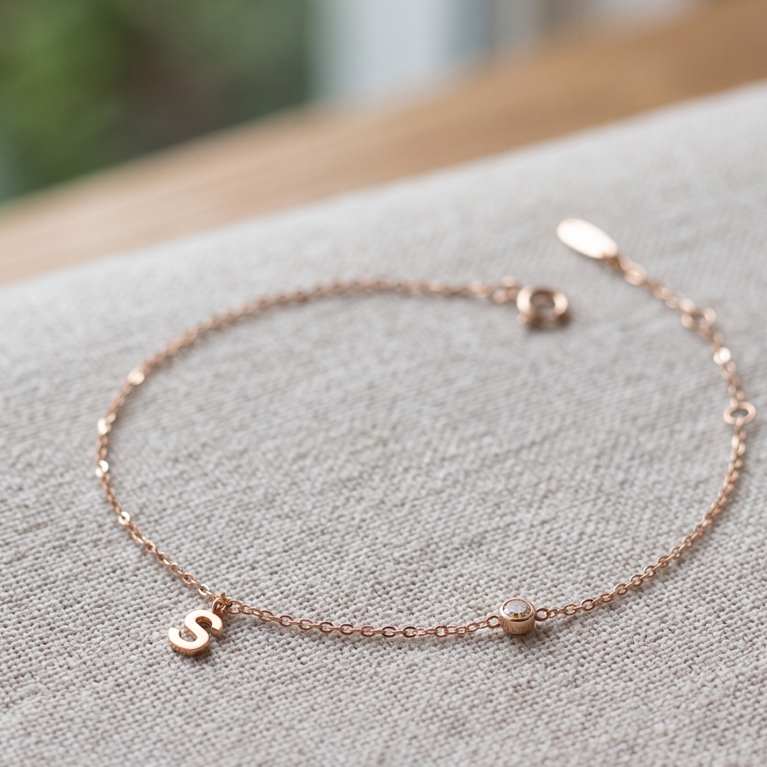 Kiashaa Jewellery personalized initial bracelet with 2.5 mm round diamond in yellow gold.