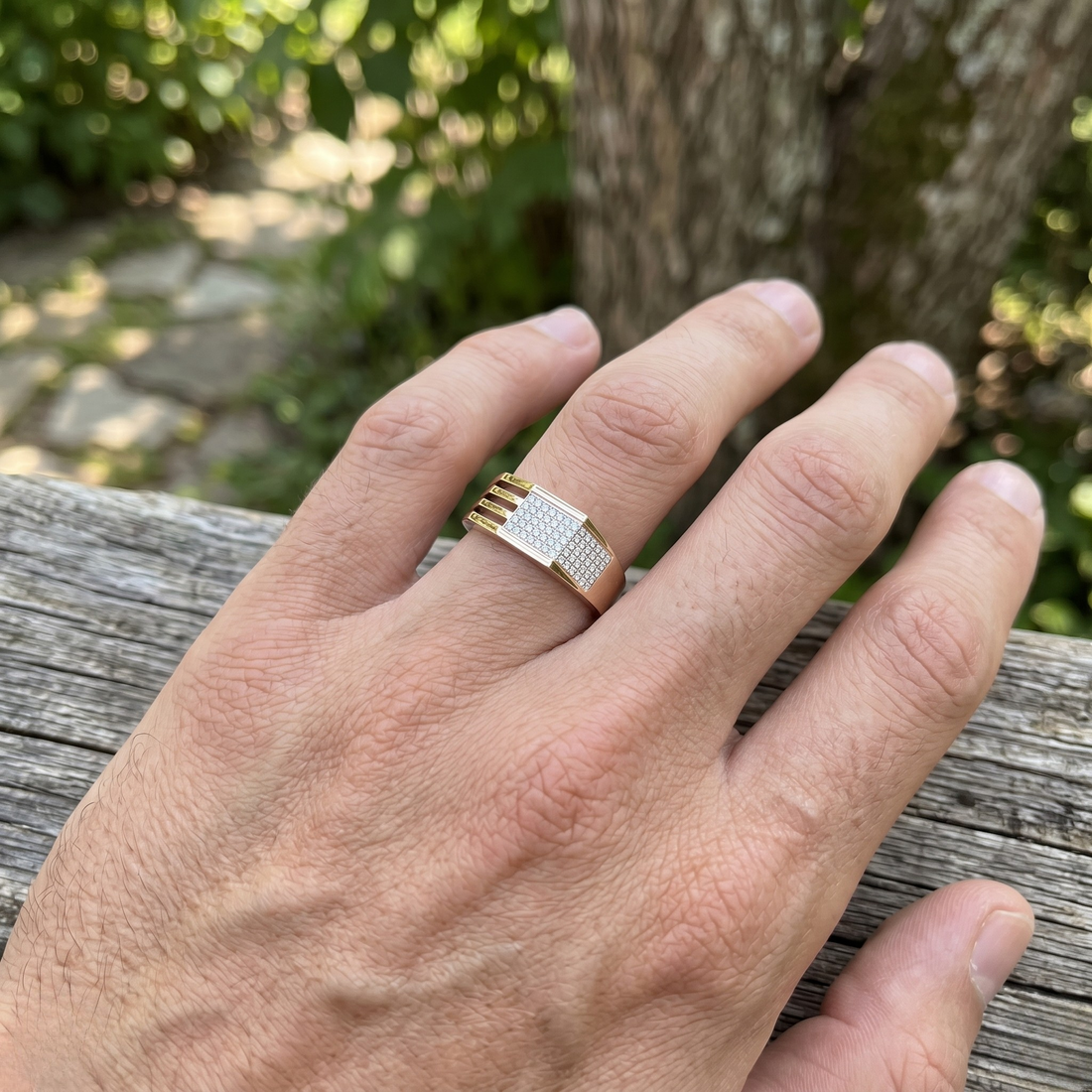 Geometric 0.65 CTW lab-grown diamond men’s ring in gold by Kiashaa Jewellery.