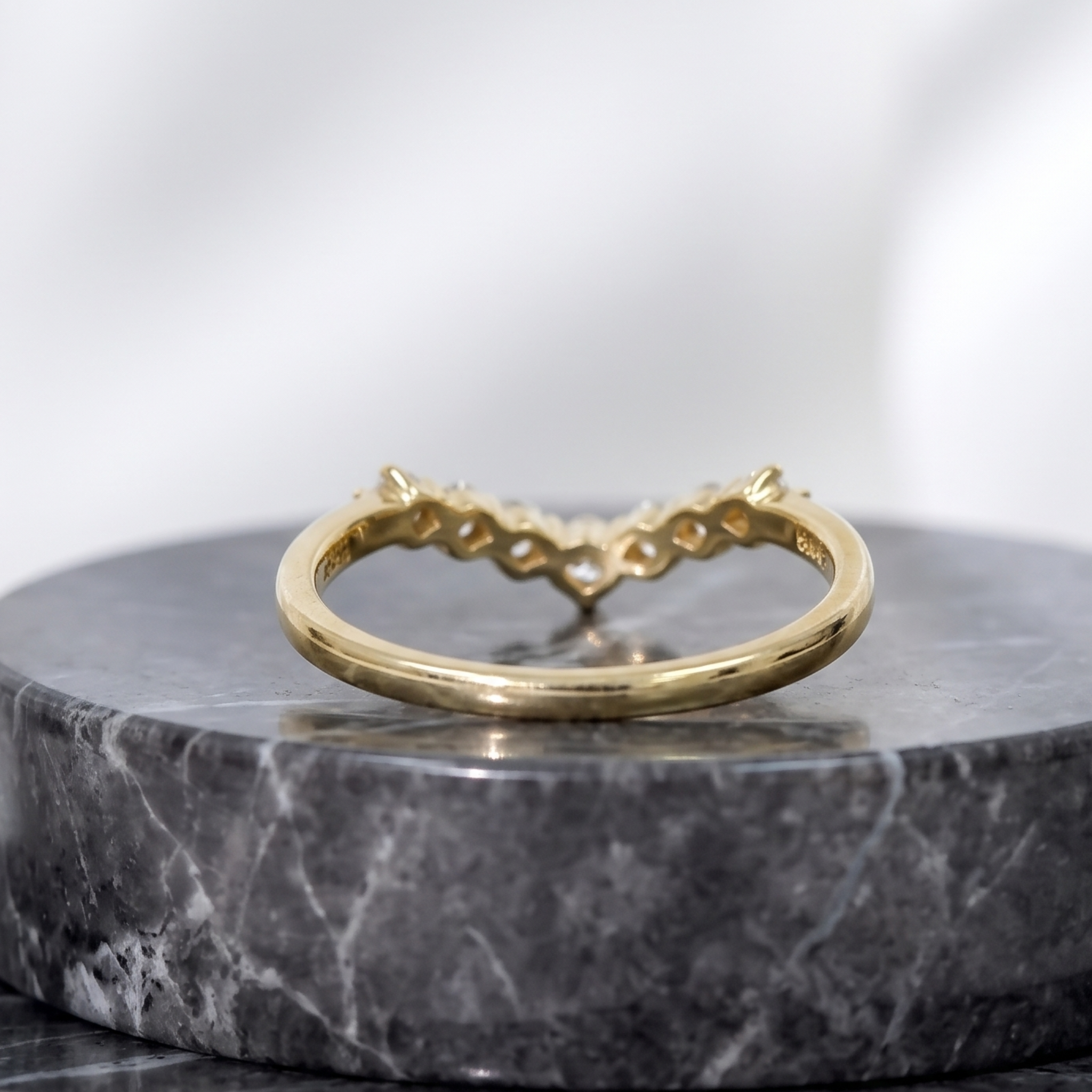 0.531 CT diamond contour wedding band in polished gold