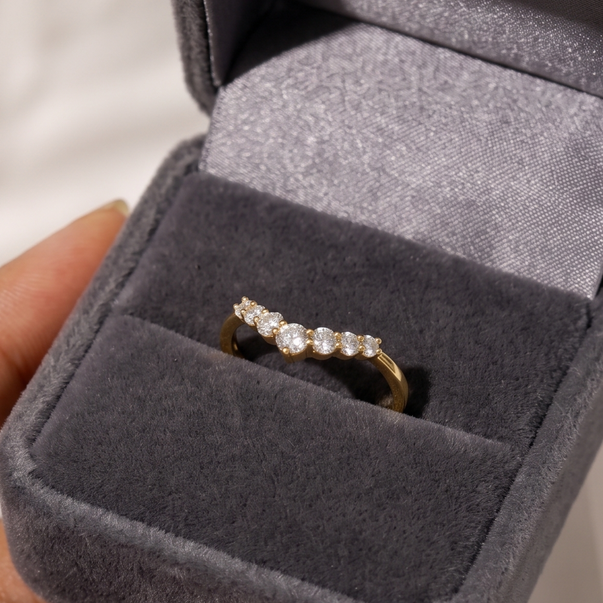 0.53 CT Graduated Round Diamond Chevron Wedding Band in 9K, 14K & 18K Gold