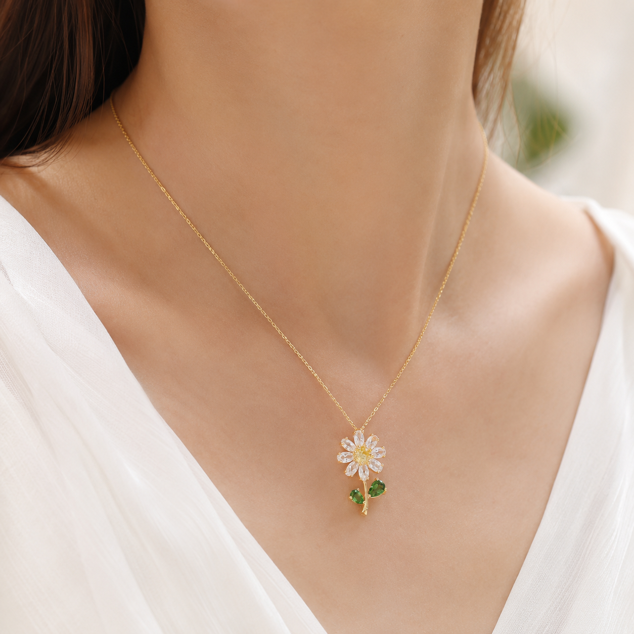 Kiashaa Jewellery 2 CT lab-grown diamond flower pendant with a round yellow centre in polished yellow gold