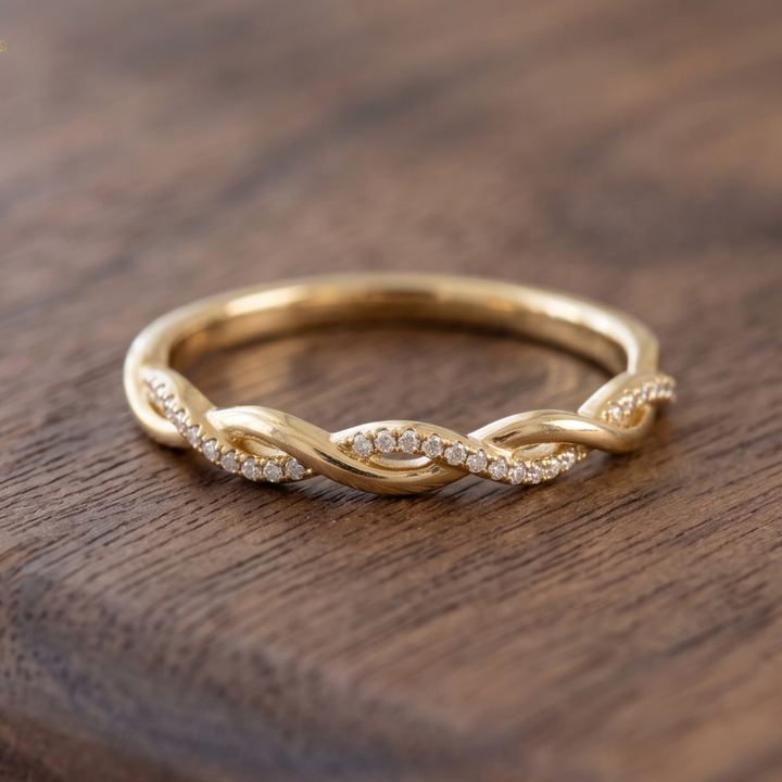 0.40 CT twisted diamond wedding band in yellow gold