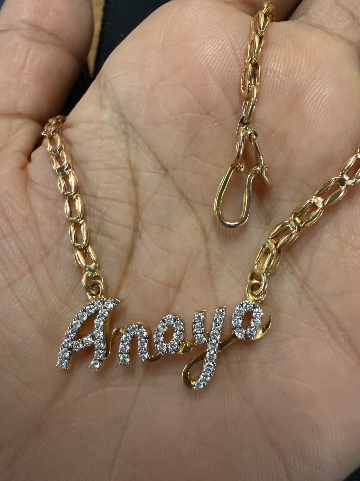 Personalized Amaya Diamond Name Necklace in 9K, 14K & 18K Gold